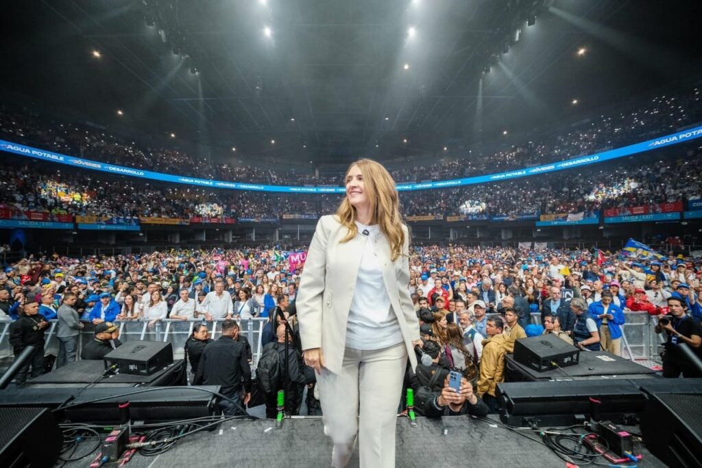 Paloma Valencia se reúne con María Corina Machado a días de las elecciones en Colombia